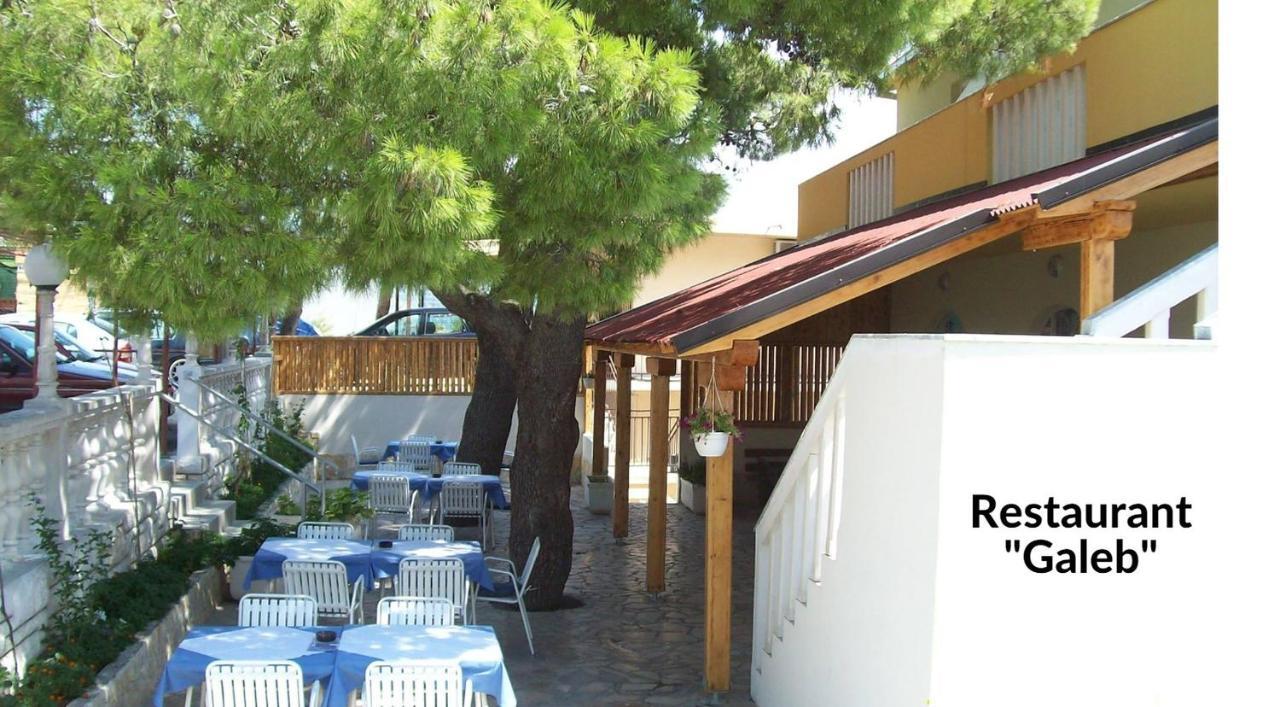 Apartments & Restaurant Galeb Marusici  Exterior photo